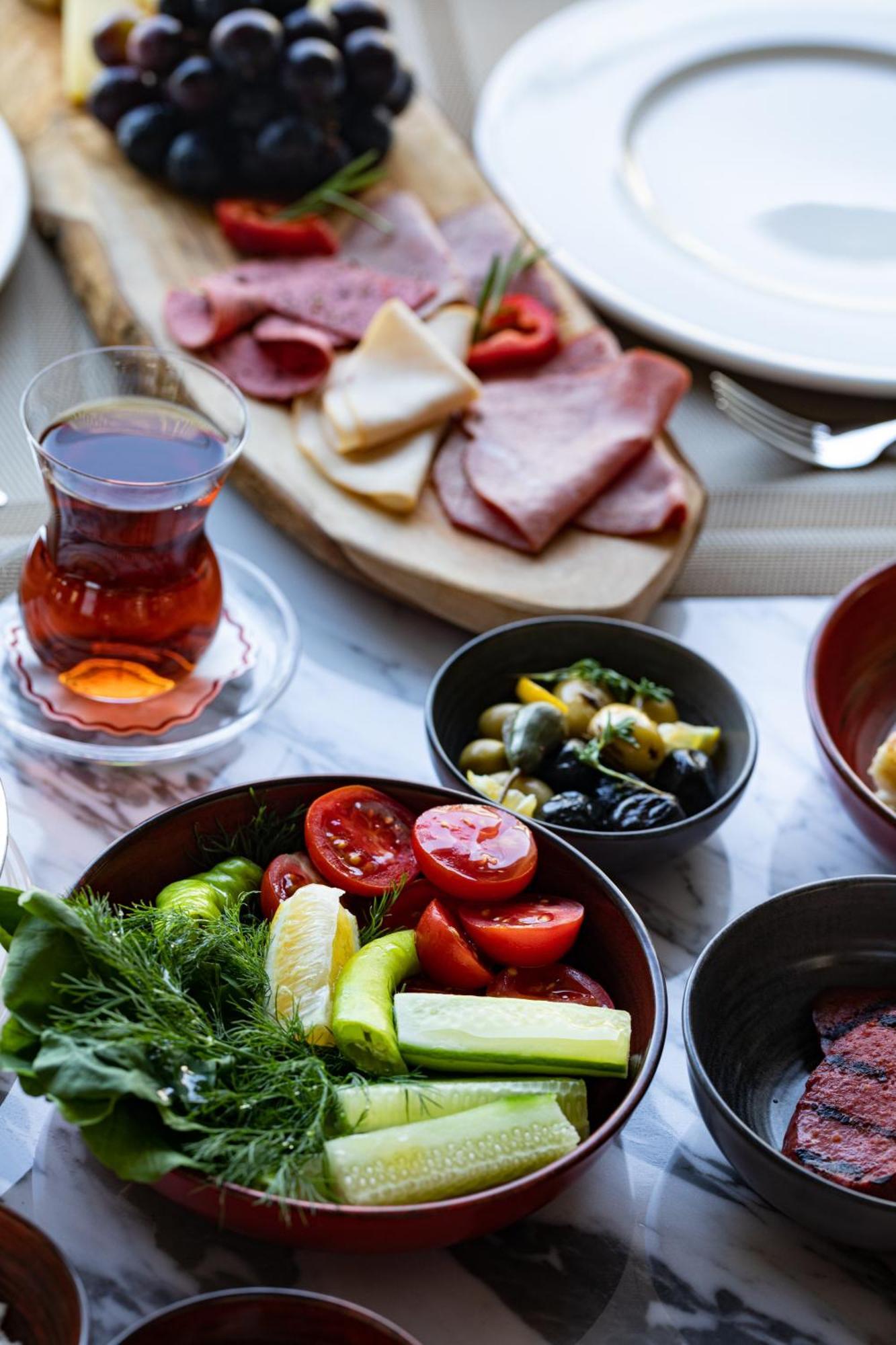 Moevenpick Hotel Istanbul Asia Airport ภายนอก รูปภาพ Turkish breakfast